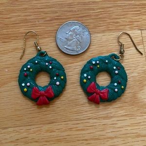 Holiday Wreath Pierced Earrings 🌹